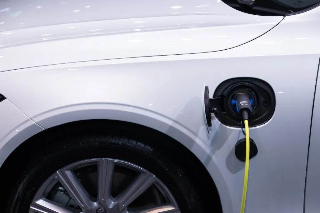 Mild-hybrid, miękka hybryda: Czym jest ta technologia i czy się opłaca?